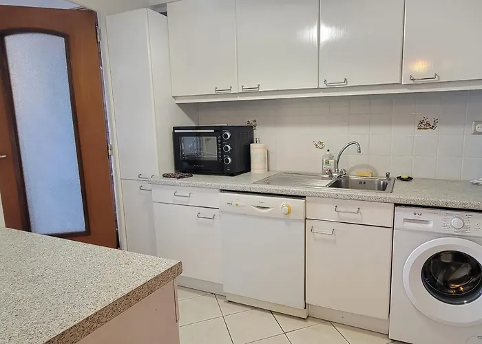 With Terrace At The Foot Of The 아파트