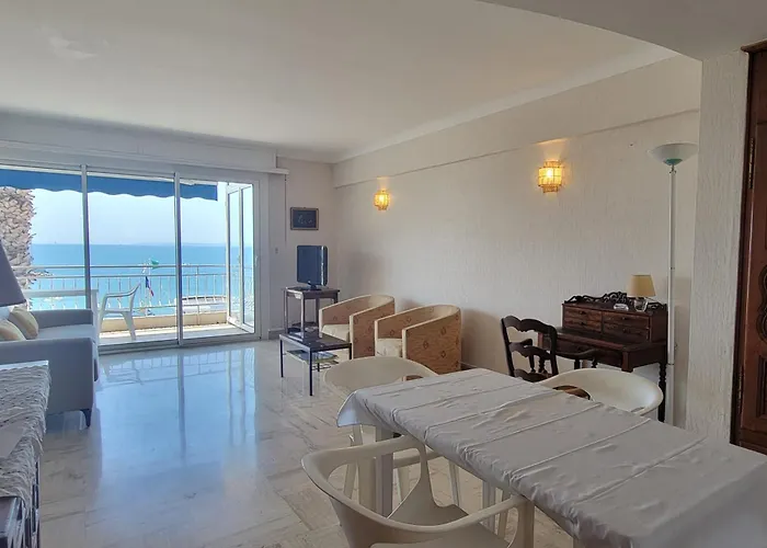 Apartament With Terrace At The Foot Of The *